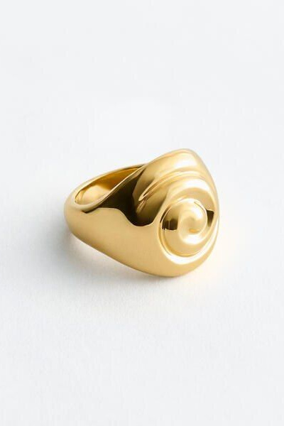 Shell Statement Ring
