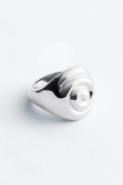 Shell Statement Ring